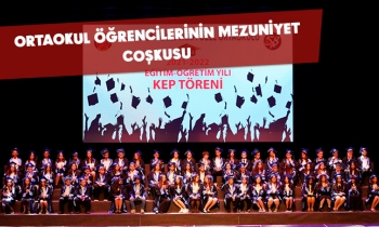 Ortaokul öğrencilerinin mezuniyet coşkusu