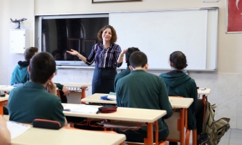 Öğretmenlerin mazerete bağlı yer değiştirme başvuru duyurusu açıklandı