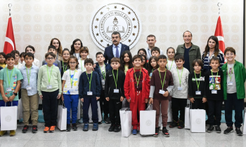 Bakan Tekin öğrencileri ağırladı!