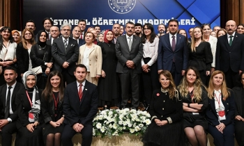 Yeni eğitim yılının ilk dersini Bakan Tekin verdi