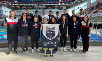 SANKO Okulları öğrencilerinin yüzme başarısı