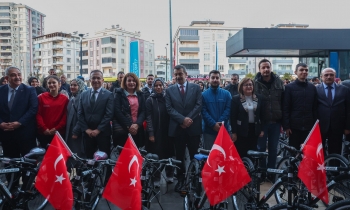  40 bin öğretmene bisikletleri ulaştırıldı