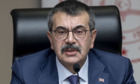 Ara tatiller kaldırılıyor, yaz tatili uzuyor